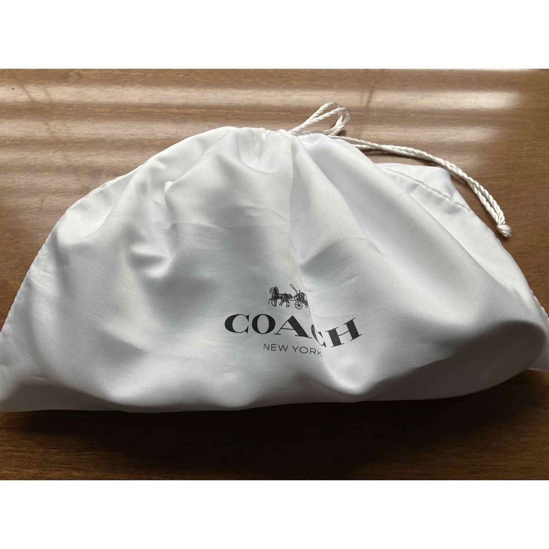 COACH(コーチ)のcoach ストラップ　ショルダーベルト　レキシーチャーム付き レディースのバッグ(その他)の商品写真