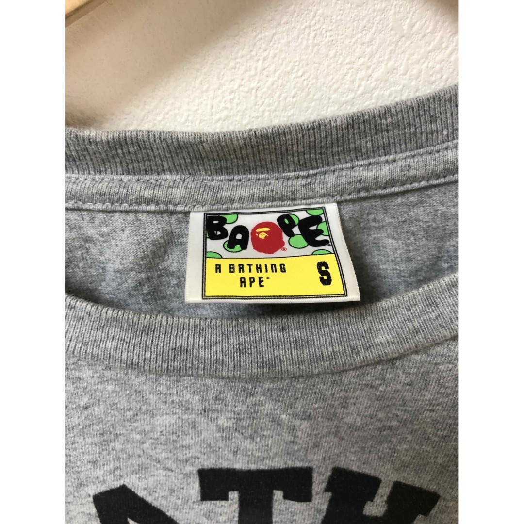 A BATHING APE(アベイシングエイプ)のエイプ ベイプ 半袖 Tシャツ グレー 定番 s メンズのトップス(Tシャツ/カットソー(半袖/袖なし))の商品写真