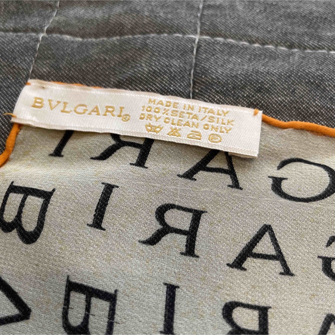 BVLGARI(ブルガリ)のBVLGARI ブルガリ シルクハンカチ ロゴ レディースのファッション小物(バンダナ/スカーフ)の商品写真