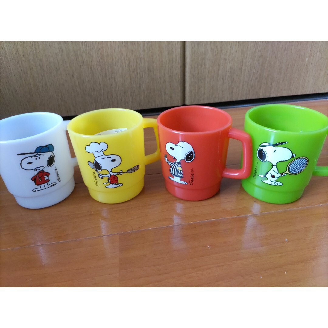 SNOOPY(スヌーピー)の新品　スヌーピープラコップ エンタメ/ホビーのおもちゃ/ぬいぐるみ(キャラクターグッズ)の商品写真