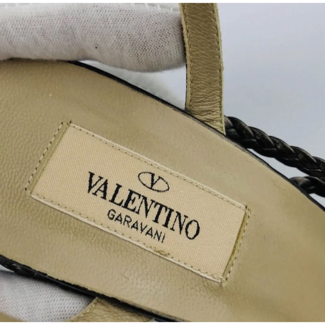 valentino garavani(ヴァレンティノガラヴァーニ)の極美品★ヴァレンティノ ガラヴァーニ・レザー編ストラップ サンダル(361/2) レディースの靴/シューズ(サンダル)の商品写真