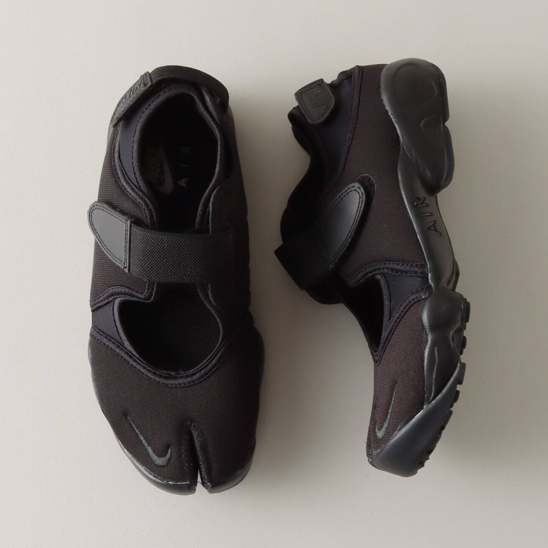 NIKE(ナイキ)のNIKE AIR RIFT 25.0cm 新品未使用 箱なし配送 レディースの靴/シューズ(スニーカー)の商品写真