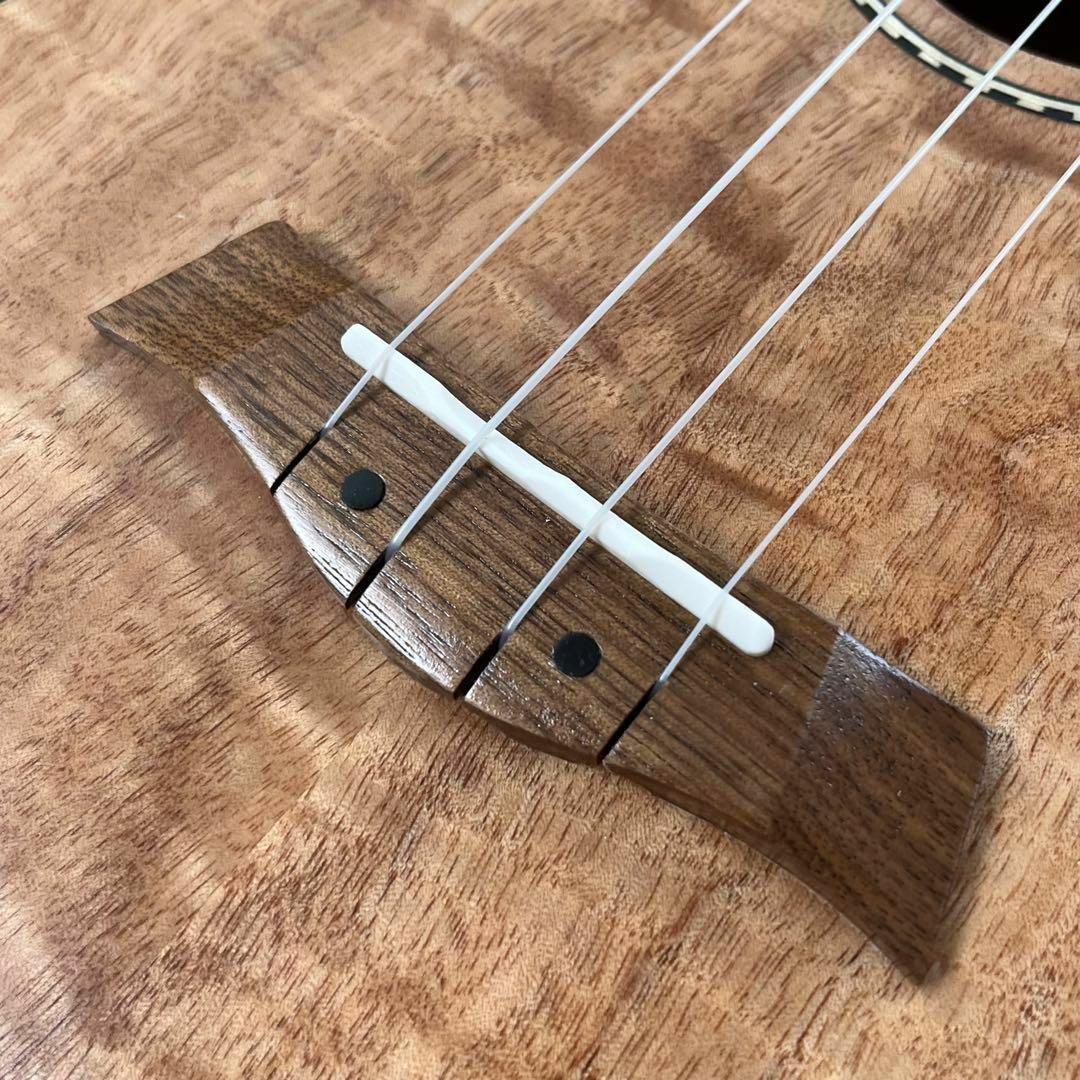 限定数のみ 【Kmise ukulele】カーリーマホガニーのエレキ・テナー