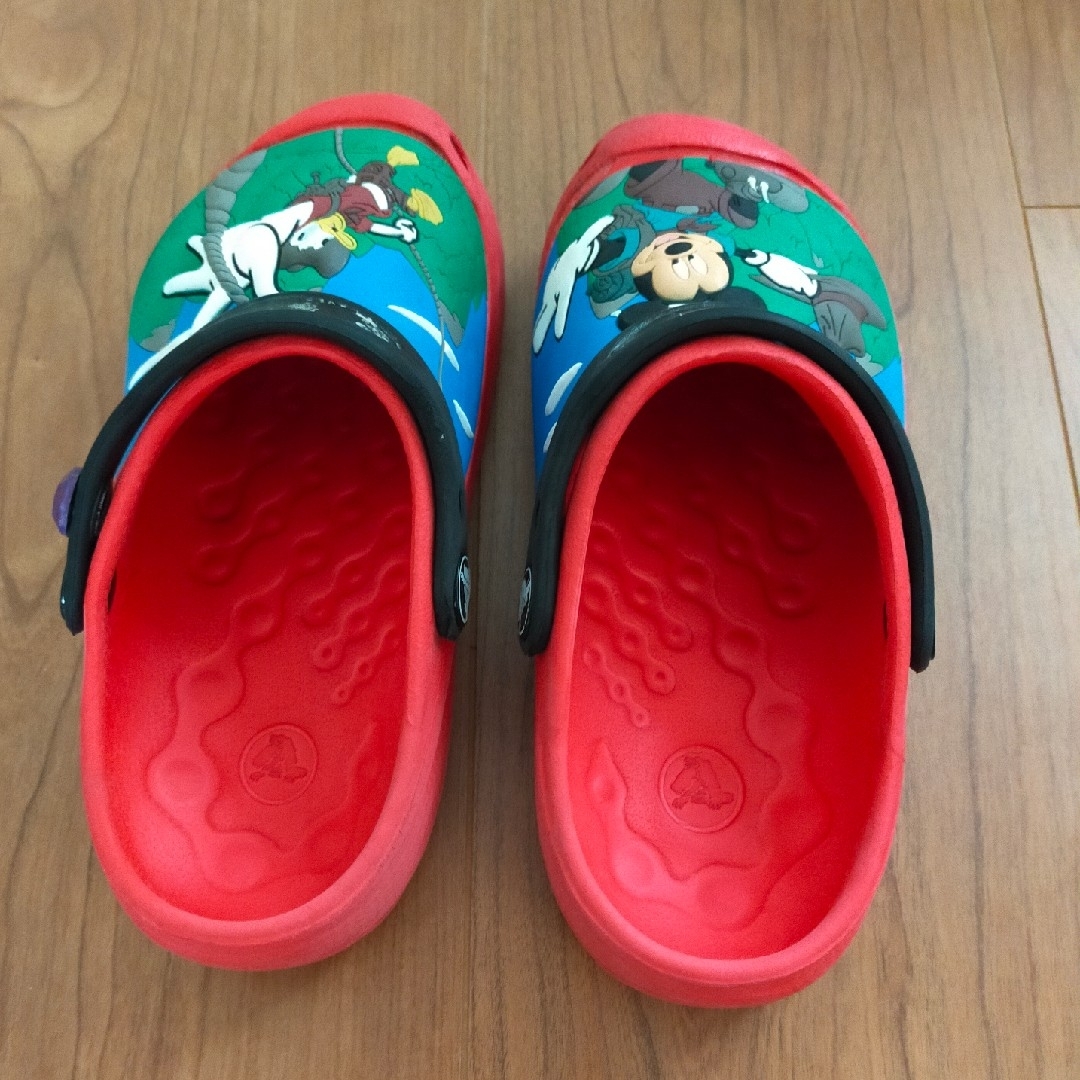 crocs(クロックス)のクロックス ミッキー C12 13 キッズ/ベビー/マタニティのベビー靴/シューズ(~14cm)(サンダル)の商品写真