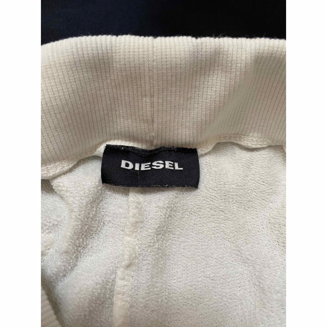 DIESEL(ディーゼル)の【専用】DIESEL スエット 白 レース 女の子 8y 120〜130cm キッズ/ベビー/マタニティのキッズ服女の子用(90cm~)(パンツ/スパッツ)の商品写真