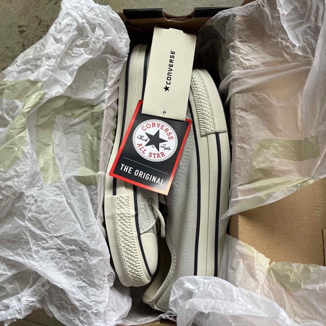 CONVERSE(コンバース)の新品　converse  限定色ライトグレー　URBAN RESEARCH レディースの靴/シューズ(スニーカー)の商品写真