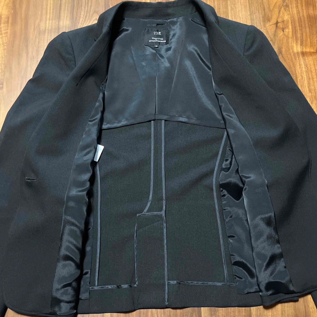 23区(ニジュウサンク)の23区　黒スーツジャケット・スカート・パンツセット レディースのフォーマル/ドレス(スーツ)の商品写真