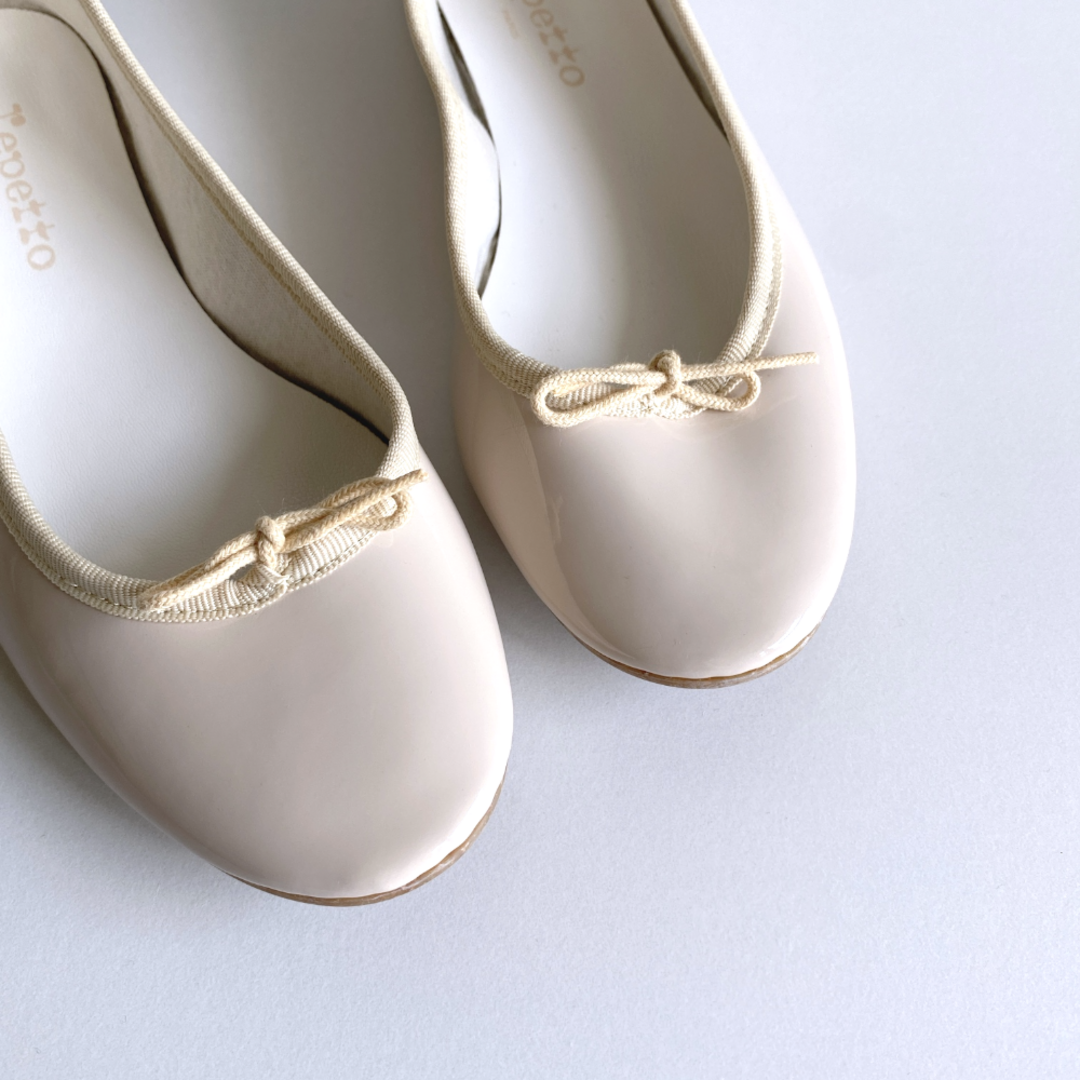 repetto(レペット)のほぼ未使用✨repetto　レペット　エナメルバレエシューズ　ベージュ　37 レディースの靴/シューズ(バレエシューズ)の商品写真