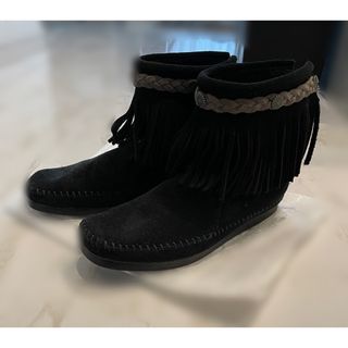 ミネトンカ(Minnetonka)のMINNETONKA フリンジブーツ(ブーツ)