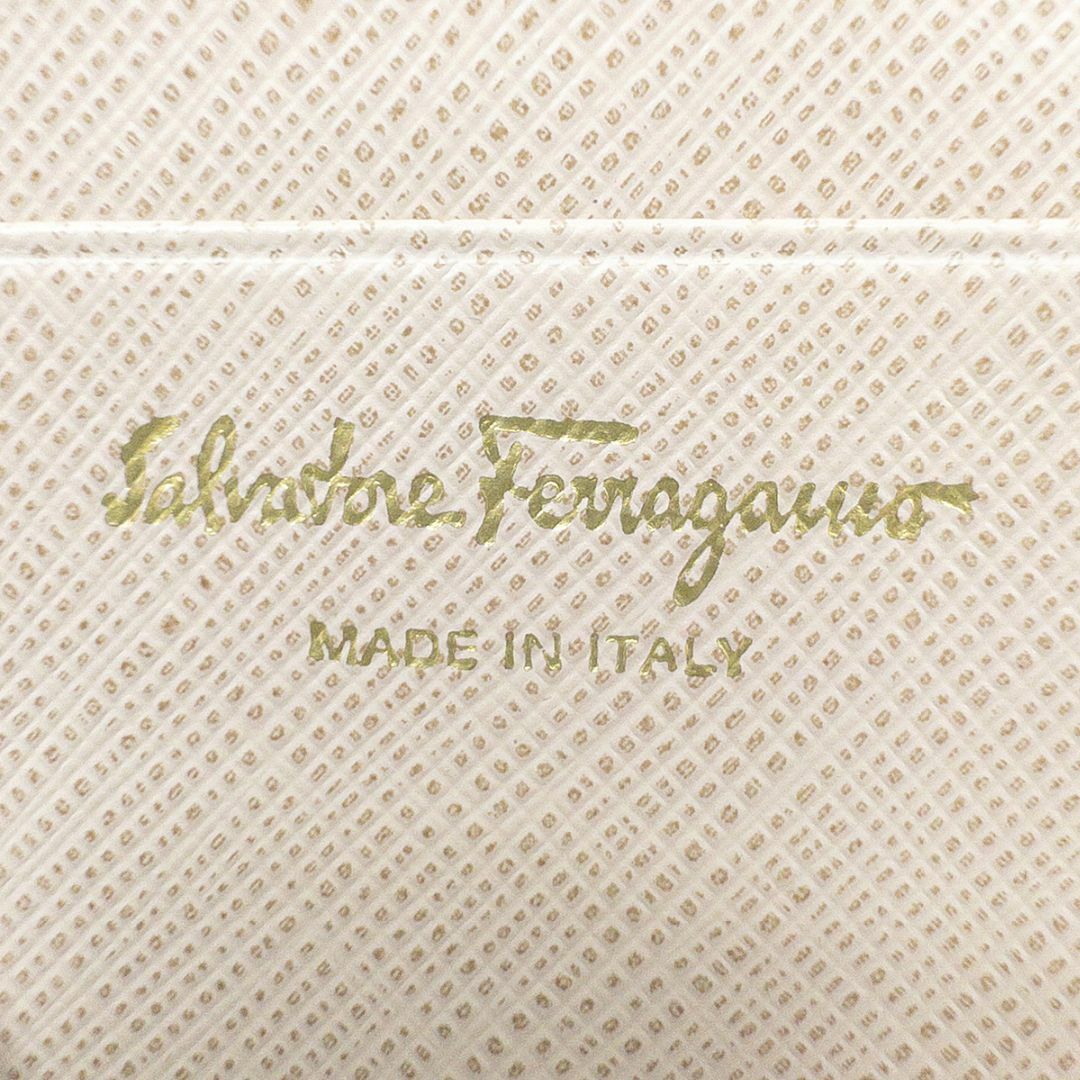 Salvatore Ferragamo(サルヴァトーレフェラガモ)の未使用 サルヴァトーレフェラガモ ガンチーニ 二つ折り財布 レザー レディースのファッション小物(財布)の商品写真