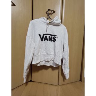 ヴァンズ(VANS)のVANS ショート丈パーカー(パーカー)