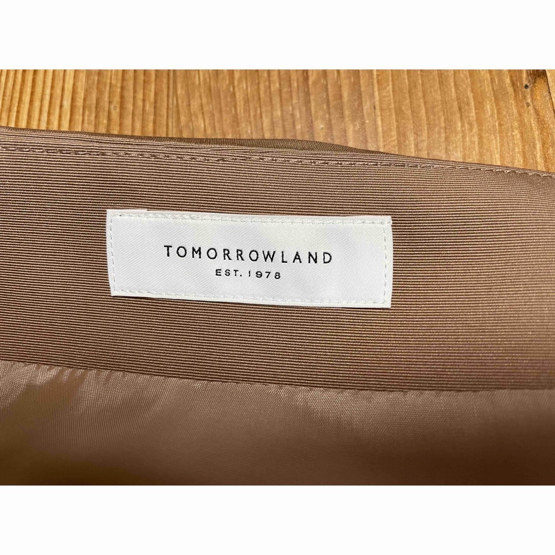 TOMORROWLAND(トゥモローランド)の新品　トゥモローランド　ミモレスカート レディースのスカート(その他)の商品写真