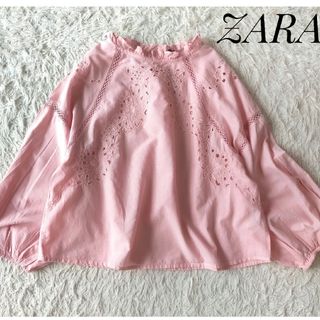 ザラ(ZARA)の【ZARA】カットワーク刺繍ブラウス Ｓ ピンク プルオーバー(シャツ/ブラウス(長袖/七分))