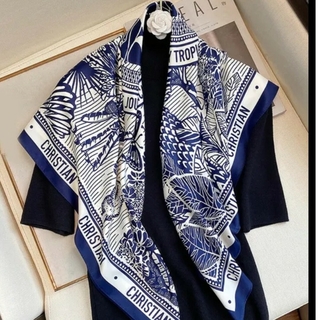 値下げ ブルーとホワイトのスカーフ 新品 未使用 ネイビー(バンダナ/スカーフ)
