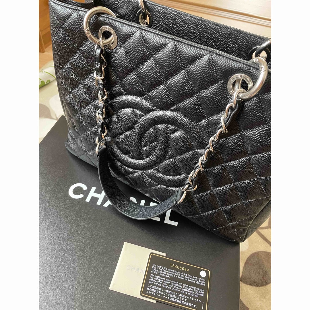 レディースCHANEL キャビアスキンチェーントートバッグ　ブラック✖️シルバー金具