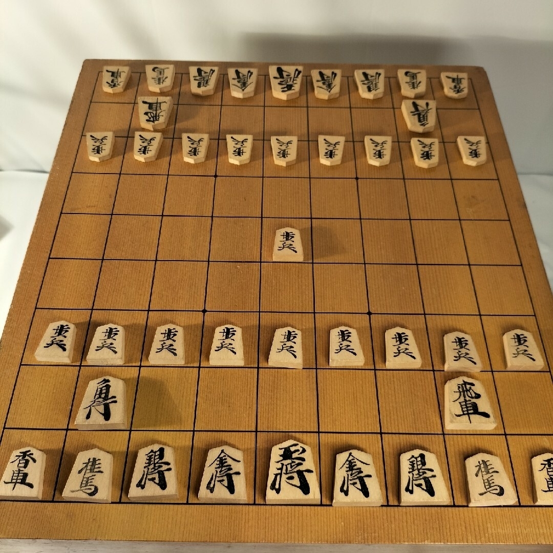 美品】将棋セット 4寸厚 脚付き将棋盤(ヘソ有り)高級彫駒 オマケ
