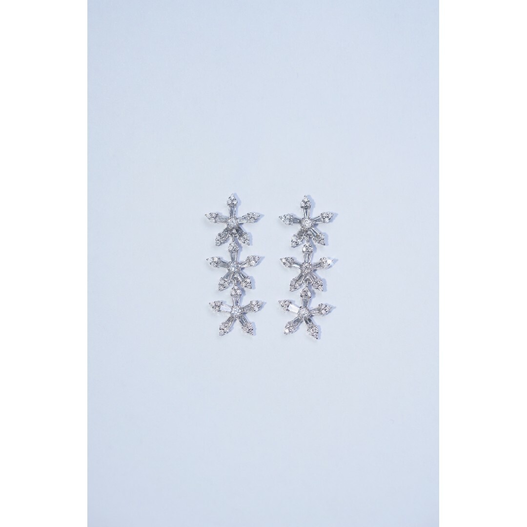 星モチーフ　天然ダイヤモンドピアスk18 レディースのアクセサリー(ピアス)の商品写真