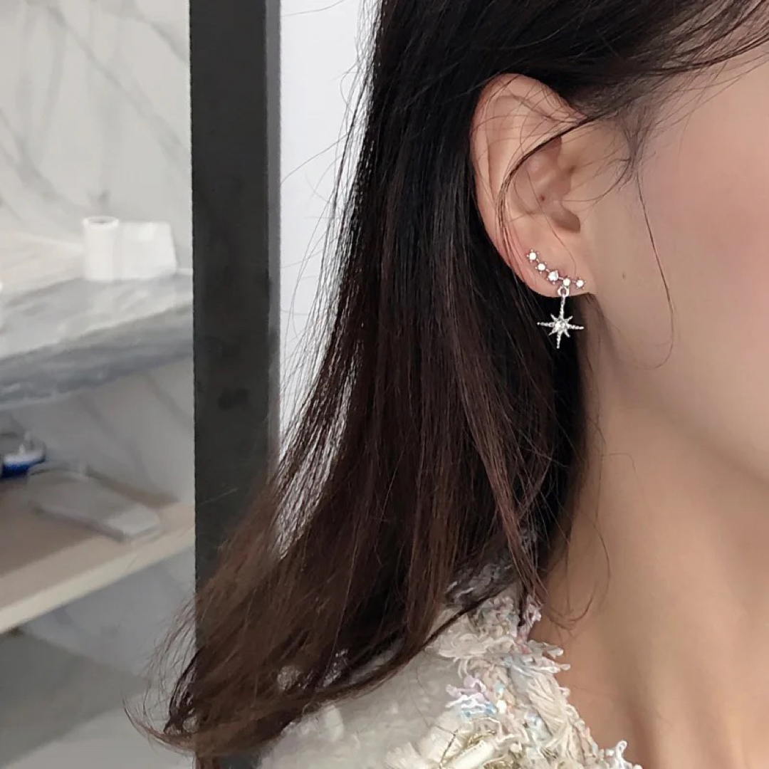 STAR JEWELRY(スタージュエリー)のシャインストーンピアス　ゴールド レディースのアクセサリー(ピアス)の商品写真