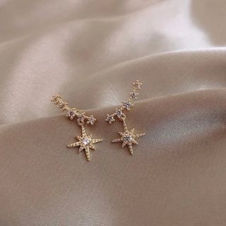 スタージュエリー(STAR JEWELRY)のシャインストーンピアス　ゴールド(ピアス)