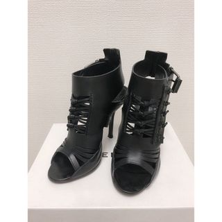 GIVENCHY - 【美品】GIVENCHYジバンシー　ブーツ　ブーティー　黒　36