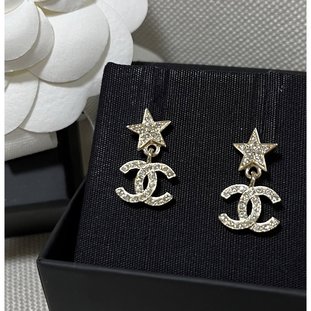 CHANEL - 最新作!入手困難♪シャネル ピアス CCマーク スター CHANEL - 最新作!入手困難♪シャネル ピアス CCマーク スター