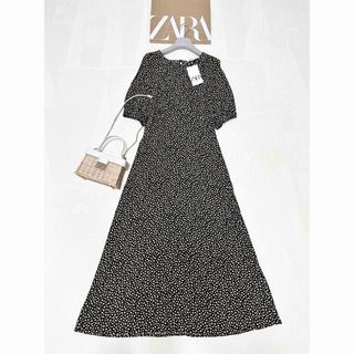 ザラ(ZARA)の匿名配送 新品　ZARA ロングフレア　ワンピース　マキシ　長め　花柄　ブラック(ロングワンピース/マキシワンピース)