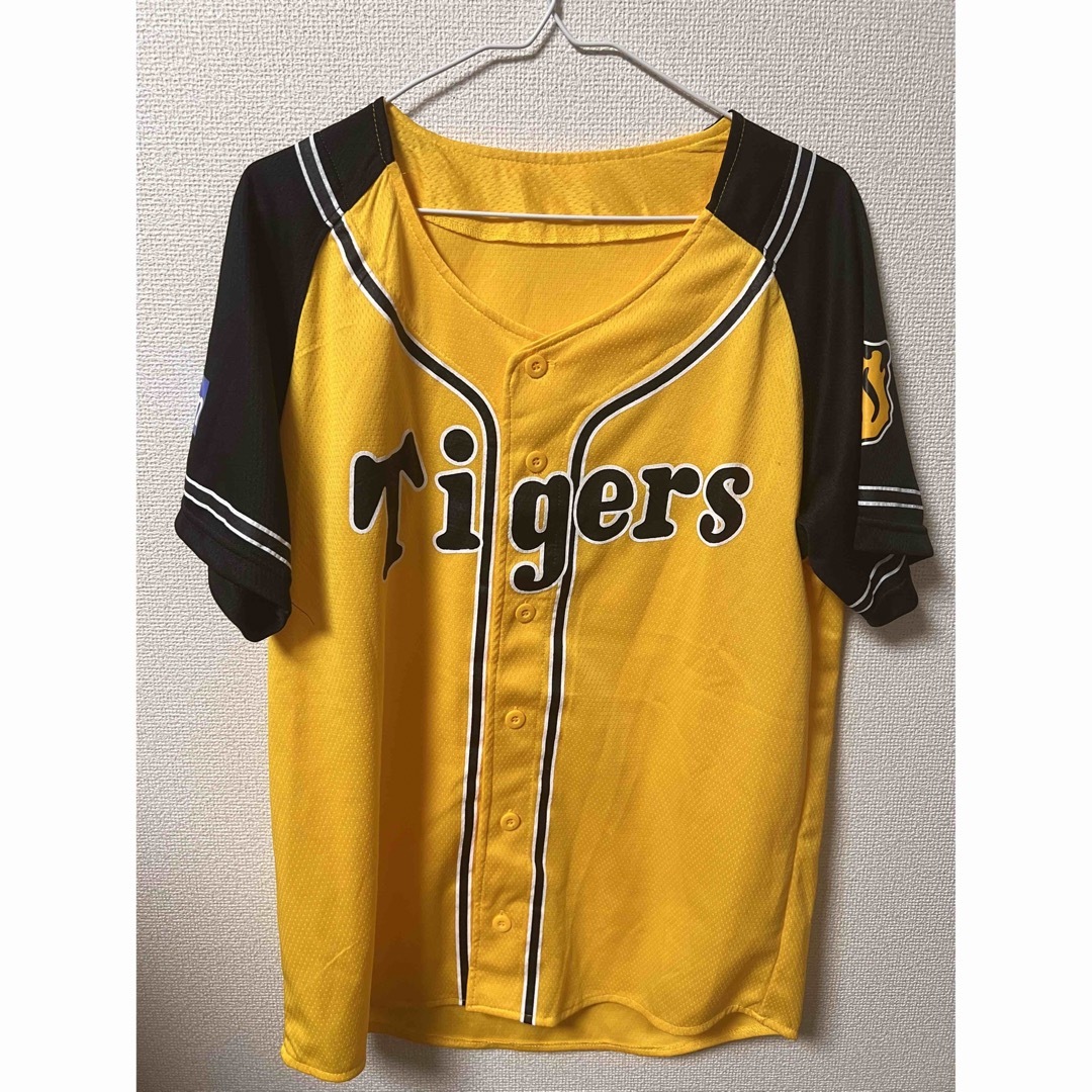 阪神タイガース　ユニフォームシャツ スポーツ/アウトドアの野球(ウェア)の商品写真