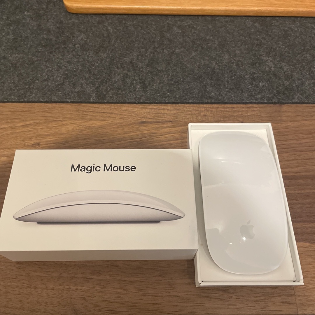 Apple(アップル)のMagic mouse2 スマホ/家電/カメラのPC/タブレット(PC周辺機器)の商品写真