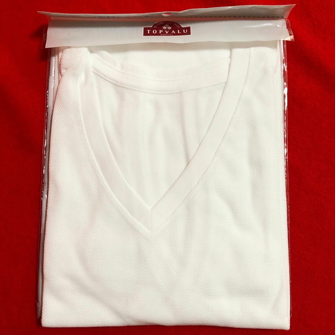 AEON(イオン)のトップバリュメンズVネックスリーブレスLサイズ白：メッシュ綿混・吸汗速乾 メンズのトップス(Tシャツ/カットソー(半袖/袖なし))の商品写真