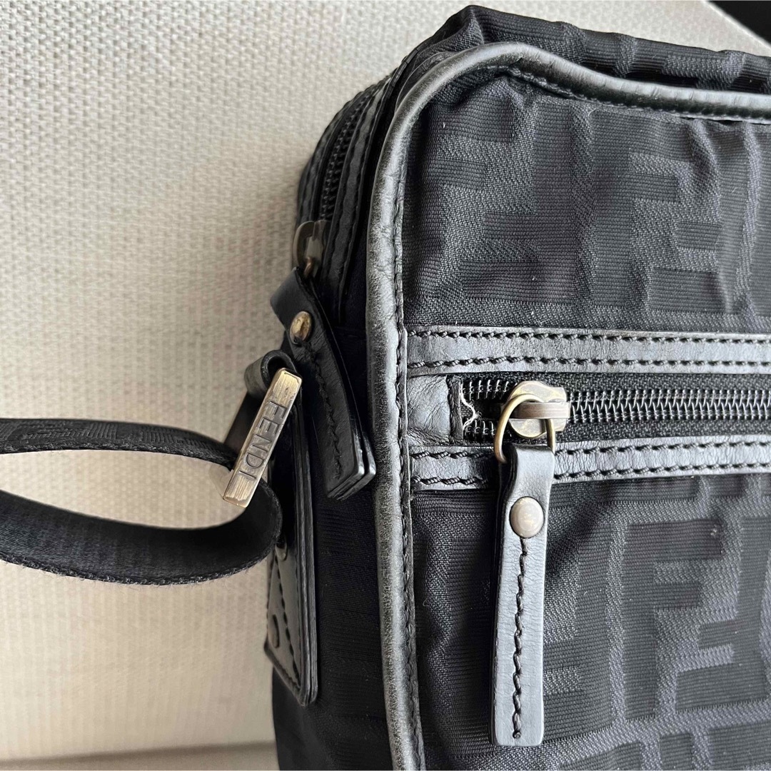 FENDI ショルダーバッグ ズッカ FFロゴ ナイロン レザー ブラック