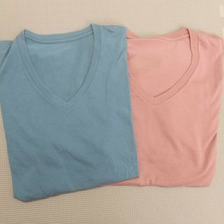 ユニクロ(UNIQLO)のメンズ UNIQLO Vネック Tシャツ(Tシャツ/カットソー(半袖/袖なし))