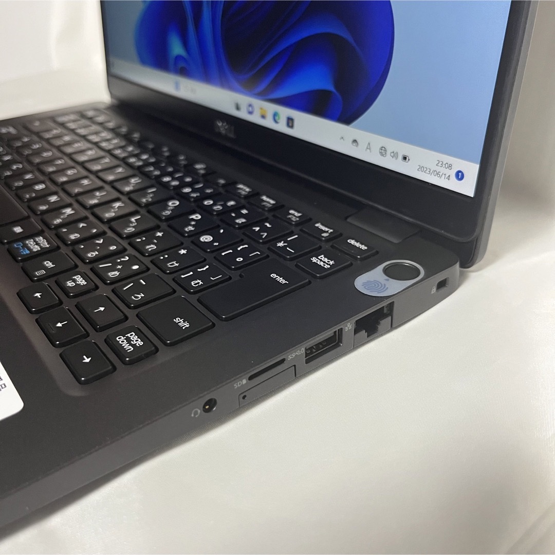 第8世代 DELL Latitude 5300 core i7 8665U