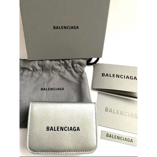 新品 バレンシアガ BALENCIAGA 3つ折り財布 キャッシュ シルバー