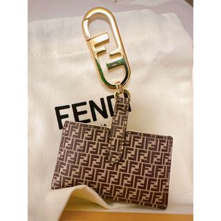 フェンディ(FENDI)の【新品未使用】フェンディ ズッカ柄 ミラーチャーム(チャーム)