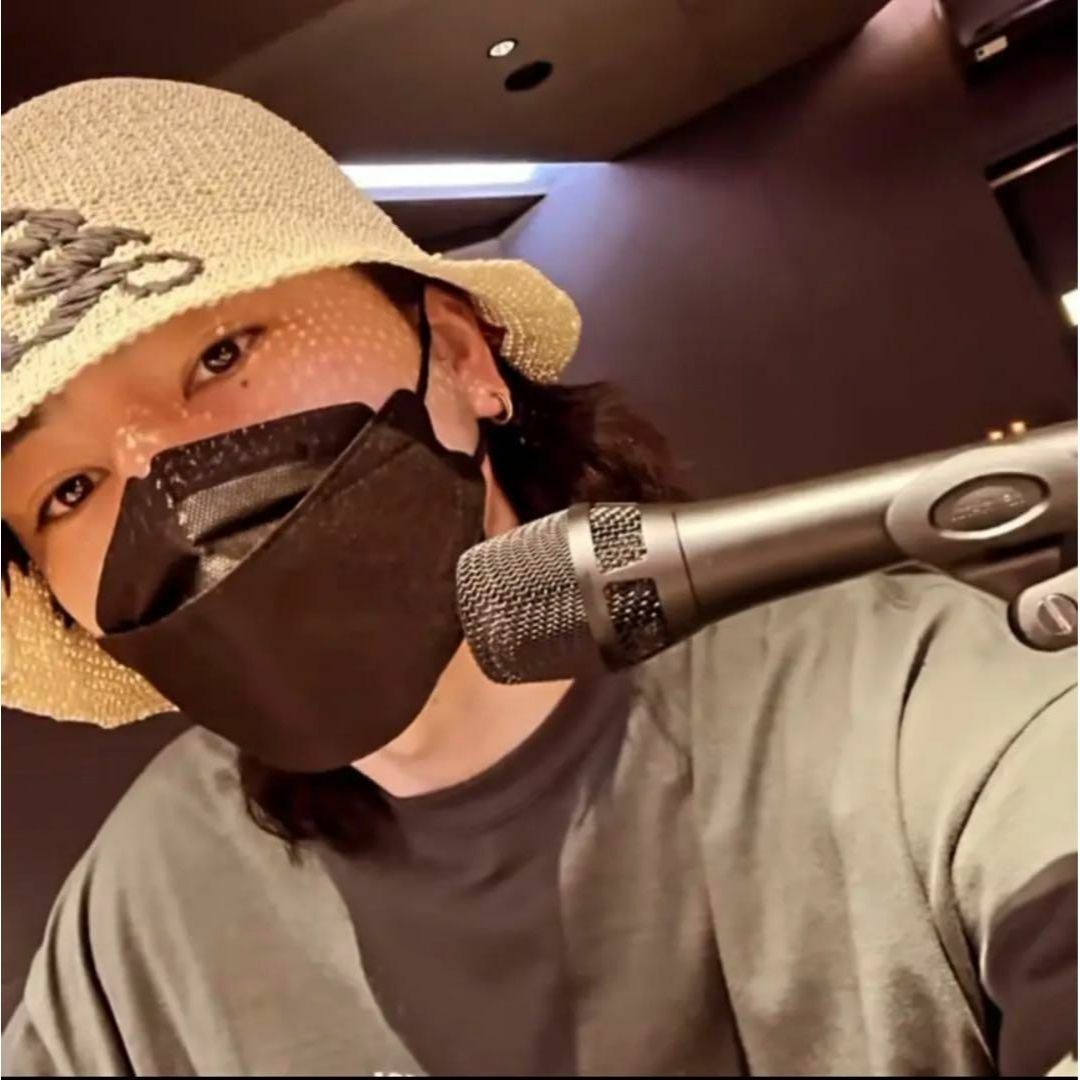 Supreme - Supreme 23ss Old English Straw Crusher 黒の通販 by ... Supreme 23ss Old English Straw Crusher 黒
