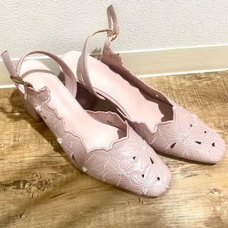 グレイル(GRL)の【最終価格】GRL  花柄カッティングスクエアトゥレザーパンプス(ハイヒール/パンプス)