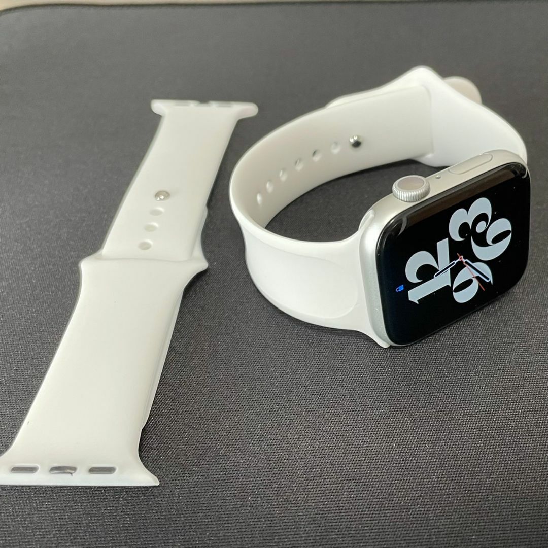 Apple Watch スポーツバンド シリコンバンド ホワイト 42mm対応の通販 by webマーケットYASU's shop｜ラクマ