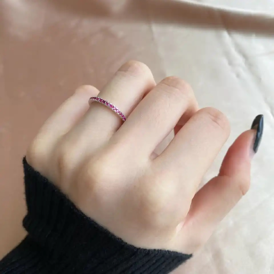 セール❣️【S925刻印】ルビーカラー 小粒 ハーフエタニティリング レディースのアクセサリー(リング(指輪))の商品写真