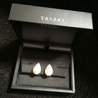 タサキ(TASAKI)のTASAKI 　マベパールイヤリング　美品(イヤリング)