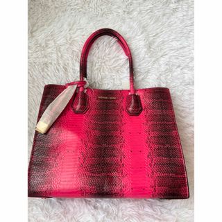 マイケルコース(Michael Kors)の【美品・海外限定】MICHAEL KORSトートバッグ　パイソン柄(トートバッグ)