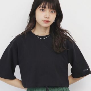 ムルーア(MURUA)の新作　murua クロップトクルーベーシックTシャツ　黒(Tシャツ(半袖/袖なし))