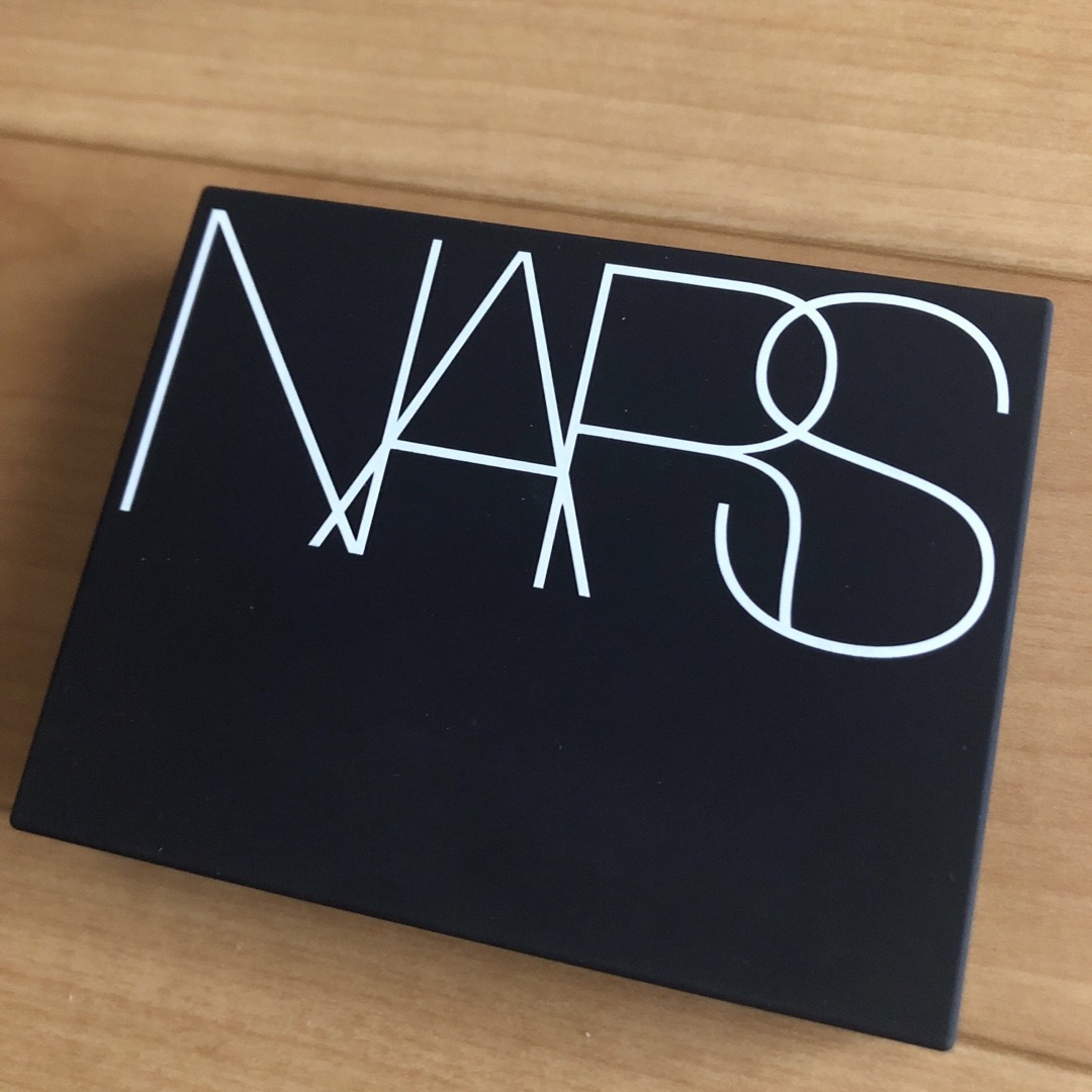 NARS(ナーズ)のNARS ライトリフレクティング　プリズマティックパウダー　02555 コスメ/美容のベースメイク/化粧品(フェイスパウダー)の商品写真