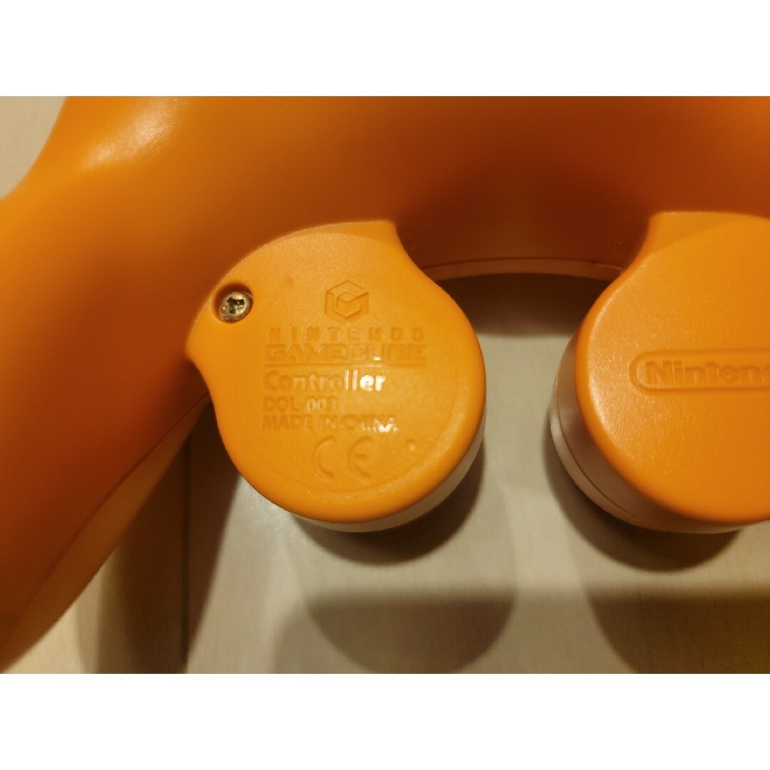 ゲームキューブ コントローラー オレンジ 2個 後期 GC ニンテンドースイッチ エンタメ/ホビーのゲームソフト/ゲーム機本体(その他)の商品写真