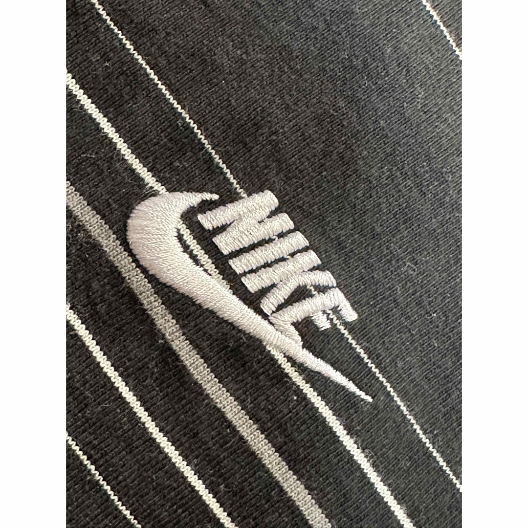 NIKE(ナイキ)のNIKE プレミアム エッセンシャル メンズ ストライプ Tシャツ(Ｌ)ブラック メンズのトップス(Tシャツ/カットソー(半袖/袖なし))の商品写真