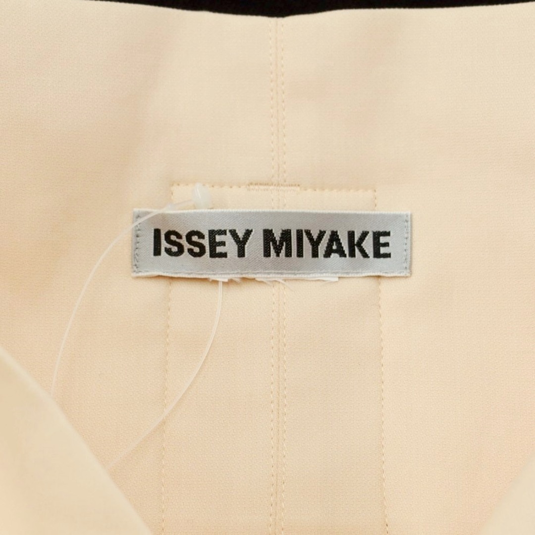 ISSEY MIYAKE(イッセイミヤケ)の【中古】イッセイミヤケ ISSEY MIYAKE 2023年春夏 オールインワン ライトサーモンオレンジ【サイズ表記なし】【レディース】 レディースのワンピース(その他)の商品写真