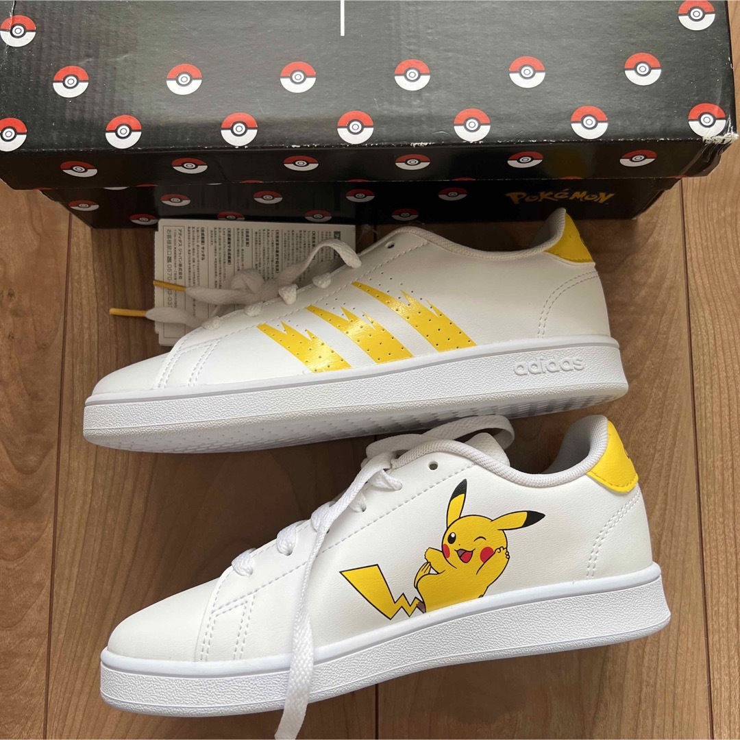 adidas(アディダス)のアディダス　ポケモンモデル　新品　20センチ キッズ/ベビー/マタニティのキッズ靴/シューズ(15cm~)(スニーカー)の商品写真