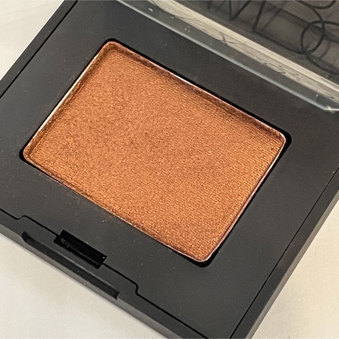 NARS(ナーズ)のNARS シングルアイシャドー 5324・5365 コスメ/美容のベースメイク/化粧品(アイシャドウ)の商品写真