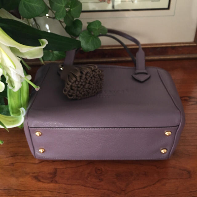 LOEWE(ロエベ)のレザータッセルおまけ付きロエベの可愛いミニトートバッグ レディースのバッグ(トートバッグ)の商品写真