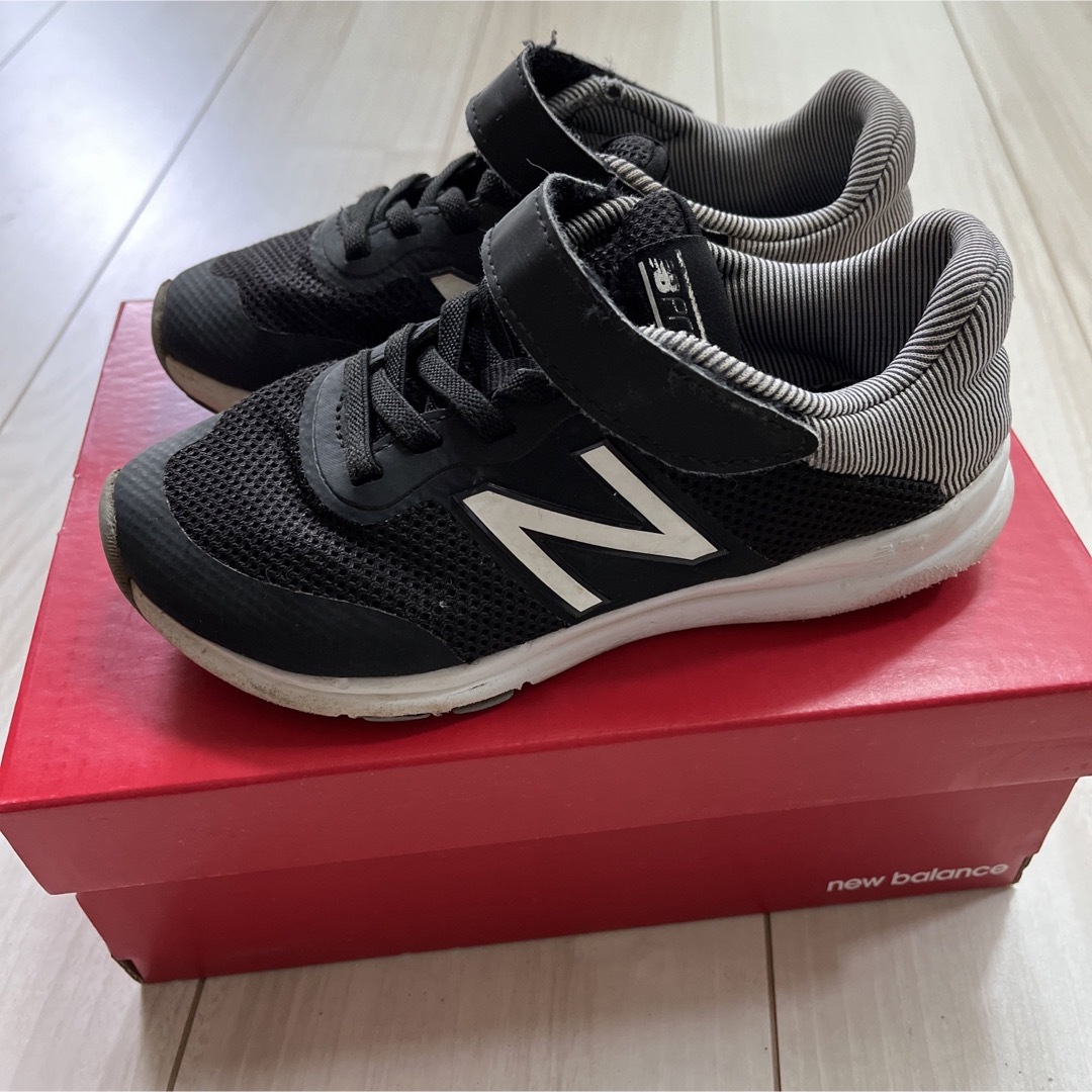 New Balance(ニューバランス)のニューバランス　スニーカー キッズ/ベビー/マタニティのキッズ靴/シューズ(15cm~)(スニーカー)の商品写真