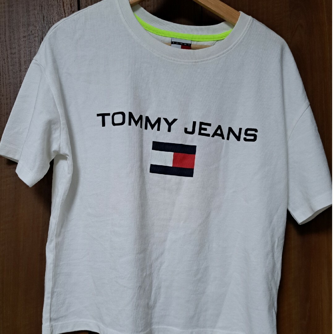 TOMMY JEANS(トミージーンズ)のTOMMY JEANS☆Sサイズ☆Tシャツ☆未使用 レディースのトップス(Tシャツ(半袖/袖なし))の商品写真